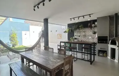 Casa com 3 quartos à venda na Rua Oito de Março, 81, Santa Marta, Divinópolis