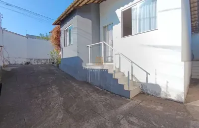 Casa com 3 quartos à venda na Rua Padre Eustáquio, 930, Dona Rosa, Divinópolis