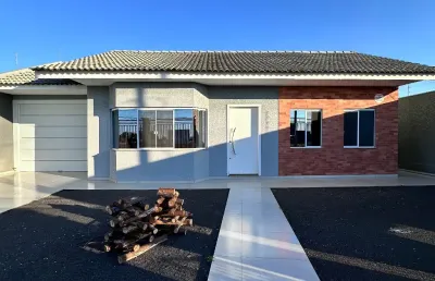 Casa com 2 quartos para alugar na Avenida Prefeito Moacir Júlio Silvestre, Centro, Guarapuava