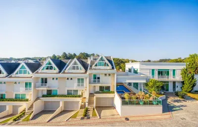 Casa em condomínio fechado com 3 quartos à venda na rua andré zílio, 143, santo inácio, curitiba, 253 m2 por r$ 1.795.000