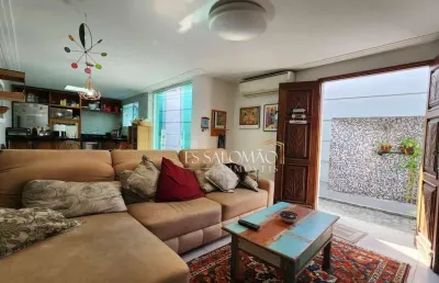 Casa mobiliada à venda com acabamento sofisticado e localização estratégica!