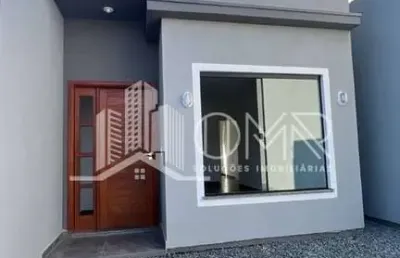 Casa com 2 quartos na quinta dos açorianos - barra velha