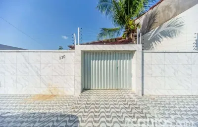 Casa com 3 quartos para alugar na Rua Jiló, 110, Lagoa Redonda, Fortaleza