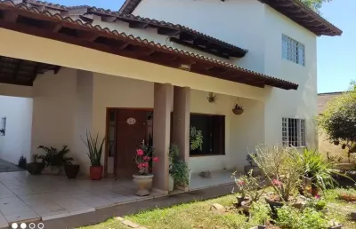 Sobrado para venda tem 280 metros quadrados com 6 quartos em centro - alta floresta - mt