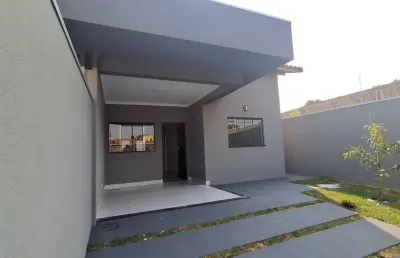 Casa com excelente acabamento com 82 metros construídos com 2 quartos sendo 1 suite