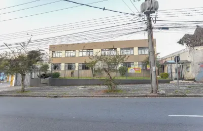 Excelente apartamento no bairro mercês em frente ao hospital nossa senhora aparecida   com 3 dormitórios e uma suíte, esse deslumbrante apartamento conta ainda com sala para dois ambientes, duas  cozi