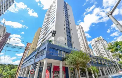 Conjunto comercial localizada no bigorrilho, no edifício comercial west center.