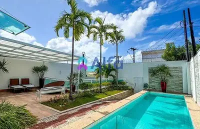 Casa à venda em localização privilegiada, bairro de lourdes, fortaleza!