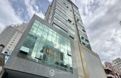 Apartamento à venda 4 suítes quadra mar na meia praia em itapema-sc