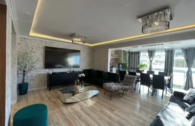 Lindo apartamento com 4 quartos no maior e melhor home clube de florianópolis