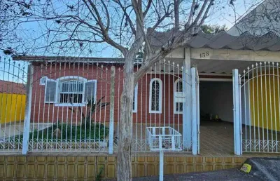 Casa com 3 quartos para alugar na Avenida Manoel Trujillo, 138, Águia da Castelo, Boituva