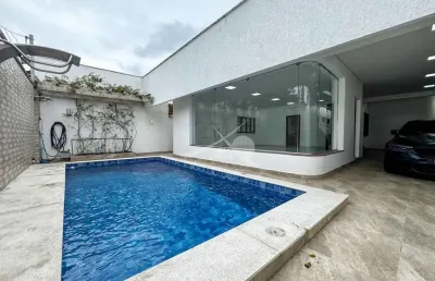 Casa com 3 quartos e piscina no canto do forte - praia grande