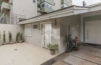 Linda residência de 381 m2 com 4 suites e 4 vagas na bela vista