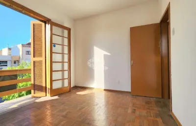 Appartamento de dois dormitórios , com sacada, de frente em ultimo andar com duas vagas