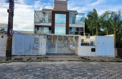 Linda cobertura  muito bem localizada na praia do gravatá em navegantes sc.