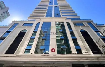Apartamento com 3 quartos à venda na rua 264, esq. com a segunda avenida, meia praia, itapema por r$ 2.800.000