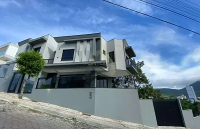 Casa em condomínio fechado com 3 quartos à venda na rua milton josé serpa, 238, balneário perequê, porto belo por r$ 4.390.000