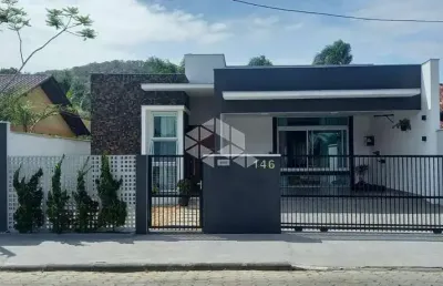 Casa à venda ubatuba, 5 minutos do mar - área nobre, são francisco do sul.