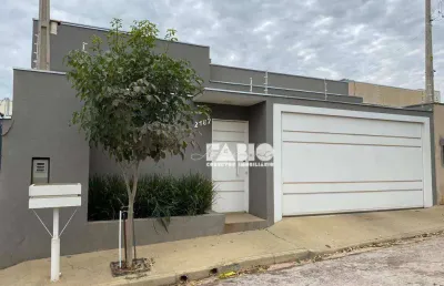 Casa com 2 quartos à venda na Rua José Adalberto Ferreira, 2187, Centro, Bady Bassitt