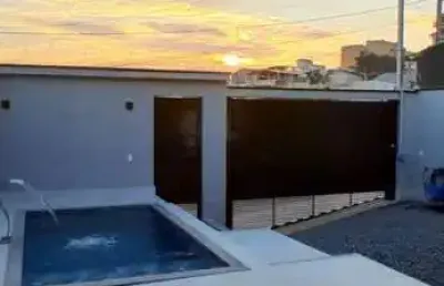 Casa para venda em governador valadares, castanheiras, 3 dormitórios, 2 suítes, 1 banheiro, 1 vaga