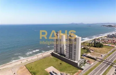 Apartamentos com 3 dormitorios sendo 1 suite e apartamentos com 2 suites. 2 vagas de garagem frente mar em barra velha