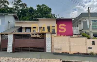 Casa semimobiliada no bairro costa e silva - joinville/sc