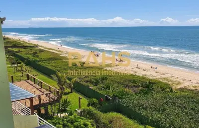 Triplex em condomínio fechado com 4 suites frente mar em itajuba