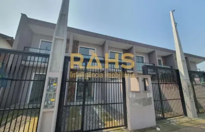 Sobrado geminado com 3 quartos e 1 suíte no bairro espinheiros