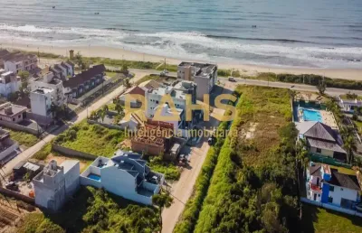 Sobrado geminado na praia de itapoá com 165m² a 70m do mar.