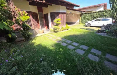 Código  4539 - aluga casa no bairro castelo, 213m² de área privativa, 573,38m² de área externa, 04 quartos, sendo uma suíte, sala, copa, cozinha com armários, área de serviço, área gourmet com armário