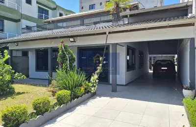 Sobrado com edícula - 4 dormitórios - quadra mar - centro de navegantes!