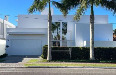 Casa com 5 quartos, sendo 3 suítes à venda, 485 m² por r$ 7.850.000 - jurerê internacional - florianópolis/sc