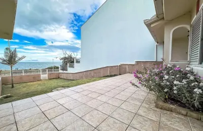 Casa com 3 dormitórios à venda, 194 m² por r$ 3.400.000,00 - itacolomi - balneário piçarras/sc