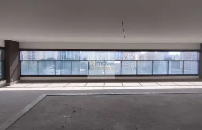 Apartamento alto padrão 4 suítes e 4 vagas com depósito