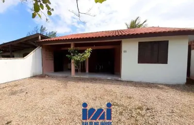 Casa com 2 quartos à venda na Barra do Saí, Guaratuba 