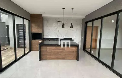 Linda casa de 173 m² e 3 suítes no condomínio figueira ii