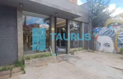 Ponto comercial com 8 salas para alugar em Moema, São Paulo 
