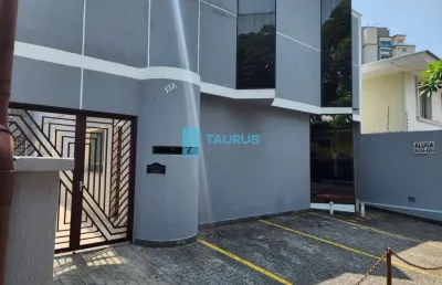 Imóvel comercial com 13 salas, 5 vagas para locação