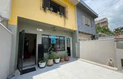 Sobrado á venda , 3 dormitórios , 1 vaga , 159 m², jardim das acácias.