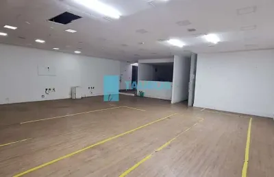 Ponto comercial com 6 salas para alugar em Indianópolis, São Paulo 