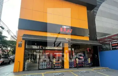 Loja de esquina para alugar em moema, 2 pavimentos, 3 vagas, vão livre, 264 m².