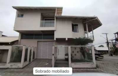 Sobrado semi mobiliado com 3 dormitórios para locação no bairro são joão, itajaí, sc