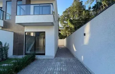 Sobrado com 2 dormitórios à venda, 90 m² por r$ 860.000,00 - morrinhos - bombinhas/sc
