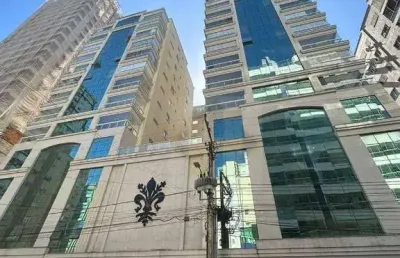 Apartamento com 3 dormitórios para alugar, 128 m² por r$ 6.401,22/mês - meia praia - itapema/sc