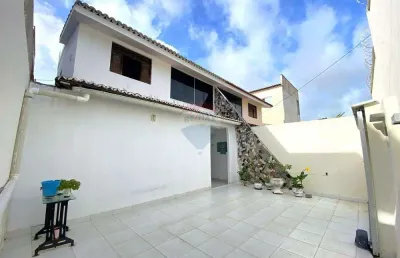 Casa próximo na avenida abel cabral à venda: aproveite!