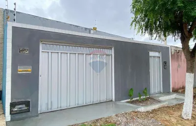 Casa com 2 quartos à venda na Rua Dom Antônio de Almeida Lustosa, 135, Planalto, Natal