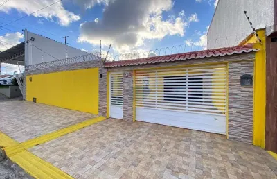 Casa com 3 quartos à venda na Rua dos Juritis, 22, Nova Parnamirim, Parnamirim