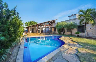 Casa moderna em candelária 3 suítes e 1 quarto 391m² terreno 1.000m² piscina e 4 vagas