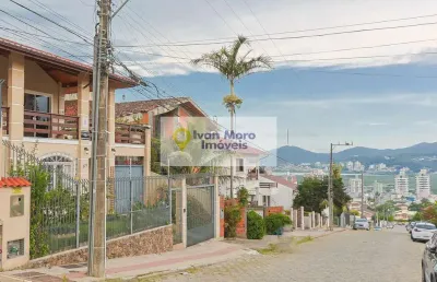 Casa com 4 quartos à venda na Trindade, Florianópolis 