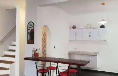 Sobrado com 3 dormitórios , 2 banheiros, 120 m², 4 vagas, aviação em praia grande sp.